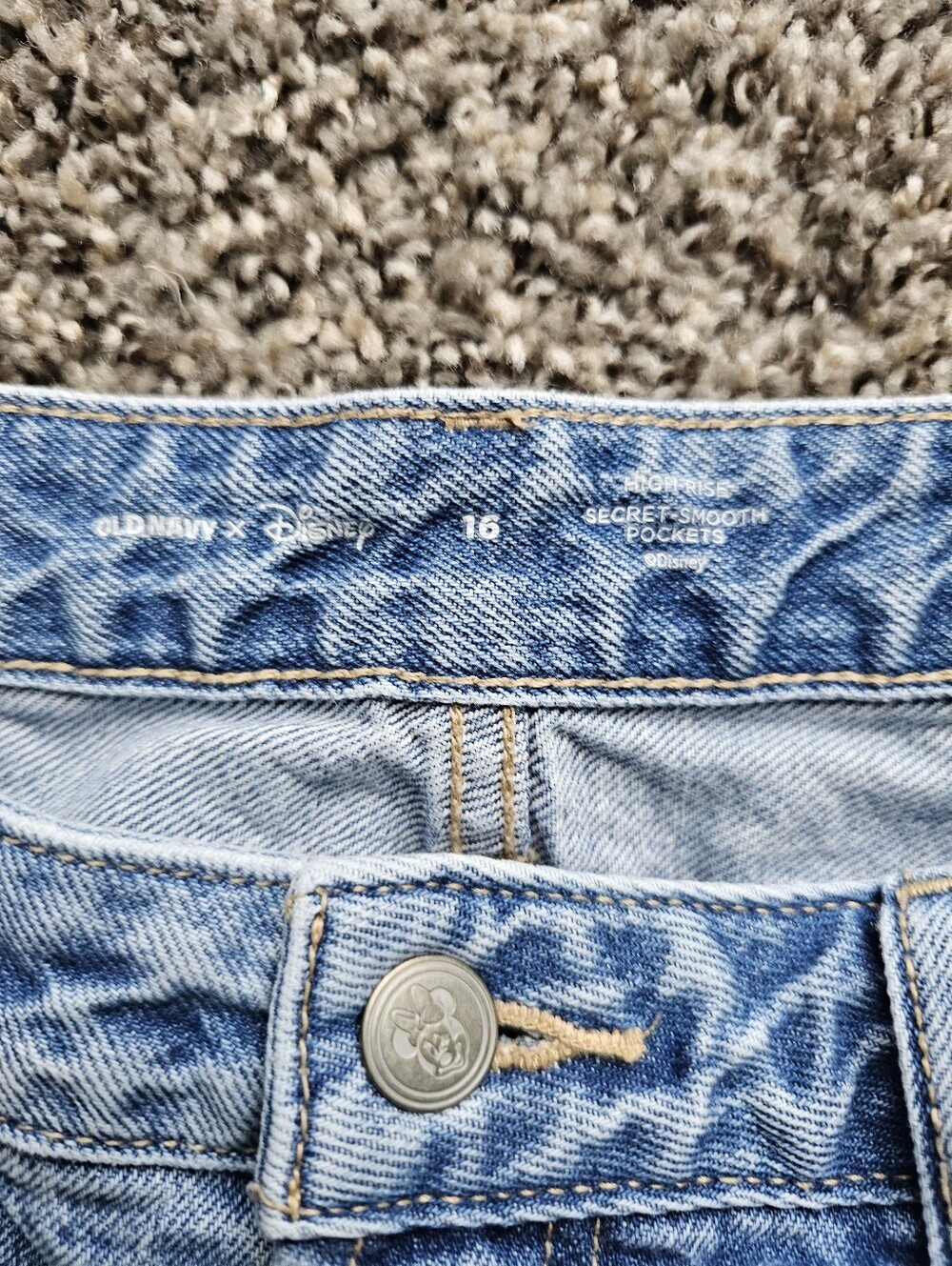 Old Navy Light Blue Denim Women's Shorts with Minnie Embroidery - Picture 4 of 4